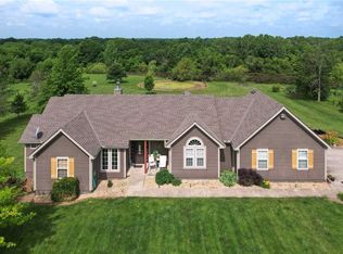 23800 S Lucille Ln, Peculiar, MO 64078