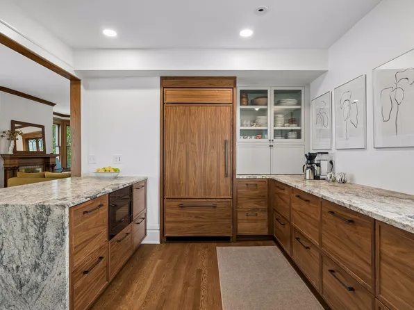 2432 W 24th St, Minneapolis, MN 55405