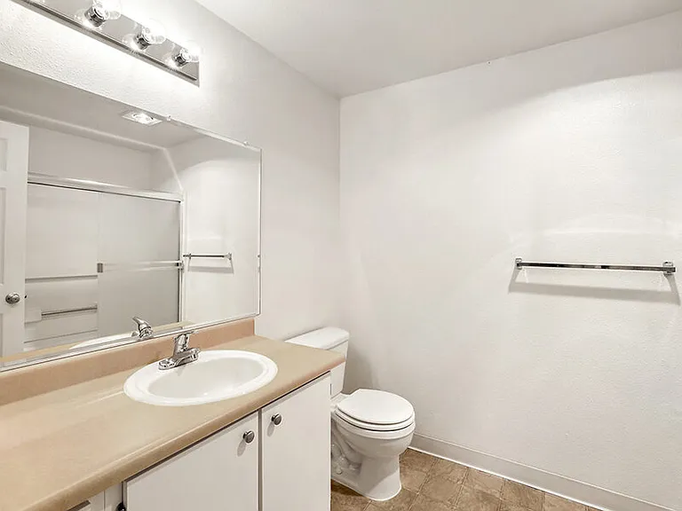 North Ridge Apartments — Photo 22