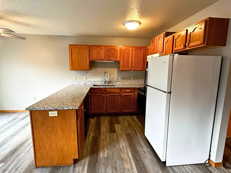 862 Kari Dr — Photo 4