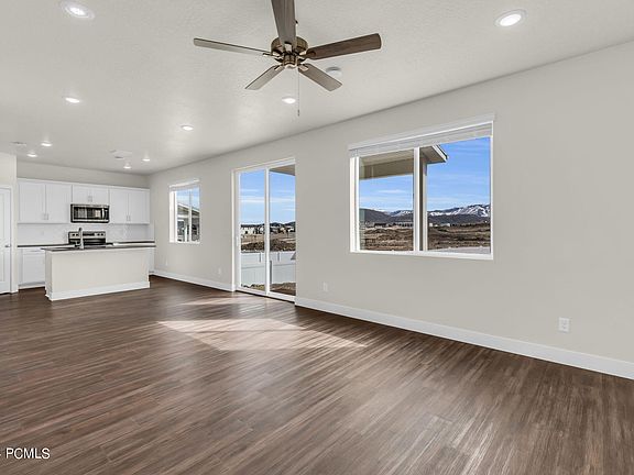 4th image of 1186 Redbud Dr