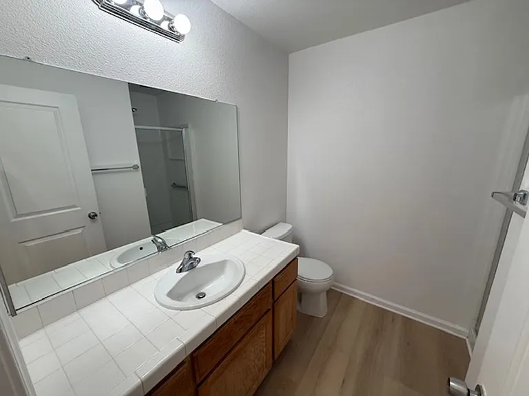 1419 Nevin Plz — Photo 15