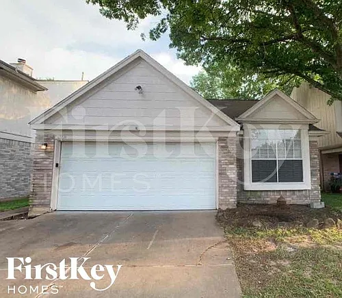 18614 Seaton Dr Photo 1