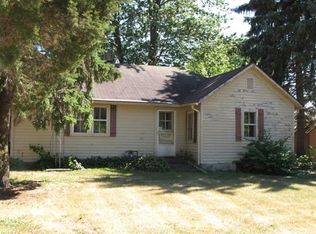 7428 Elm St, Berrien Center, MI 49102
