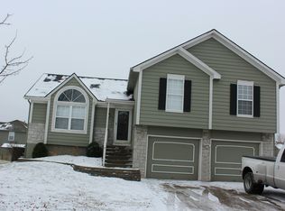 1709 SE 11th St, Lees Summit, MO 64081