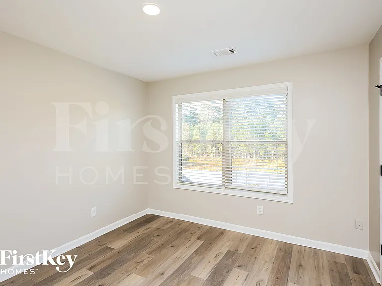 3192 Sag Harbor Ln — Photo 16