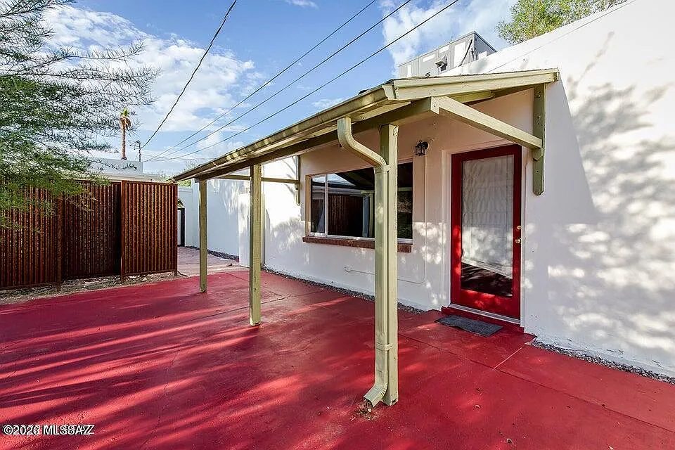1 bed, 1.0 bath, 450 sqft, $850 — Photo 1