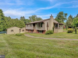 1021 Schoolhouse Rd, Pottstown, PA 19465