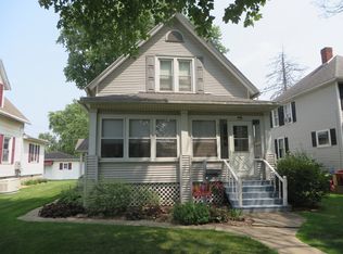 612 N Pine St, Momence, IL 60954