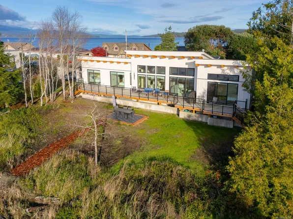 5496 Deep Bay Dr, Nanaimo, BC V0R 1G0