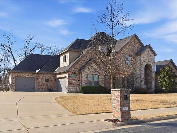 3rd image of 600 Tall Oaks Ct