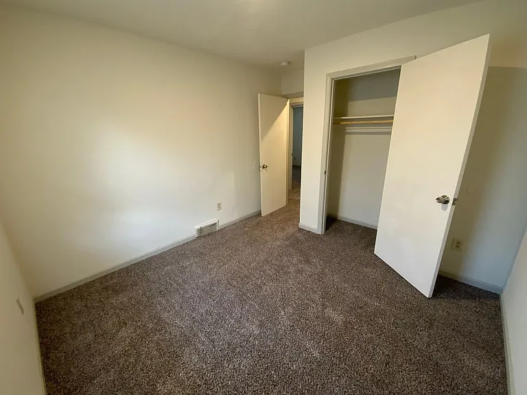 1630 W Amos Dr — Photo 9