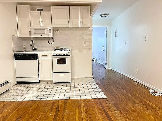 2nd image of 1425 York Ave APT 5C