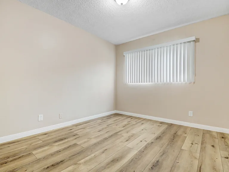 Telegraph Apartments — Photo 6