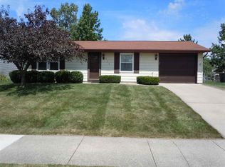 819 Larch Ln, Fort Wayne, IN
