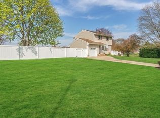 131 Keswick Dr, East Islip, NY 11730