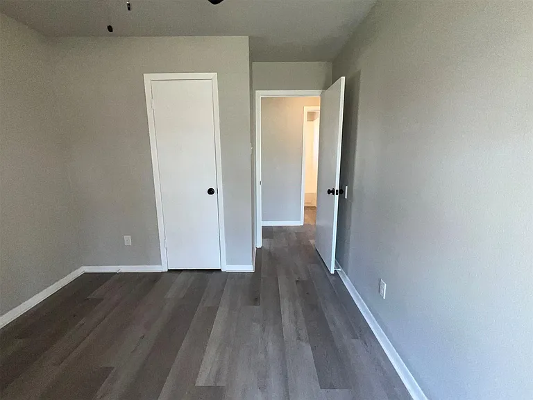 224 Stuart St — Photo 16