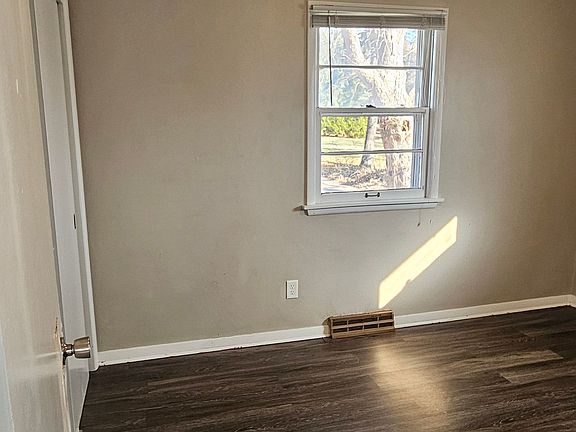 3rd image of 2132 Waterloo Rd