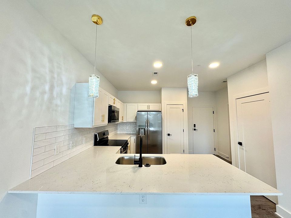 1st image of 175 Black St W #111
