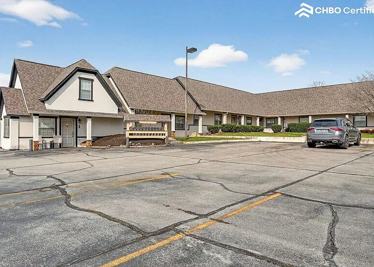1332 W Andrew Johnson Hwy #10 — Photo 5