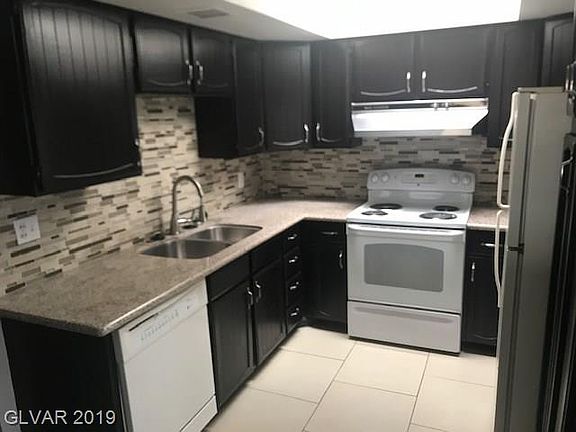 2nd image of 2749 Heritage Cir