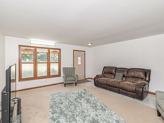 4th image of 151 Spring Ave