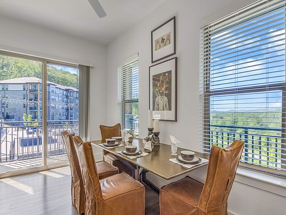 4th image of 1040 Enclave Piney Ln #4-210