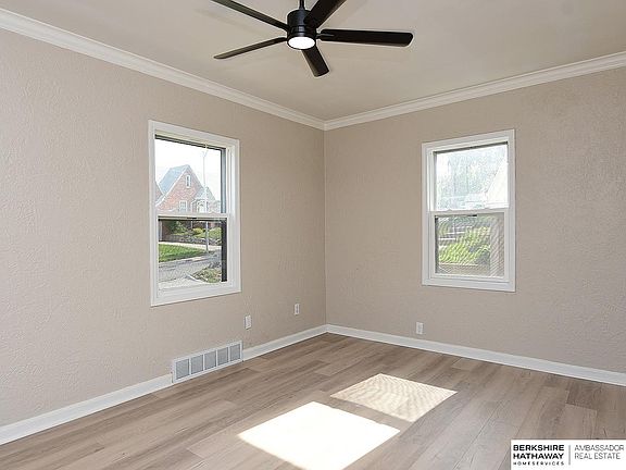 4th image of 2529 Read St