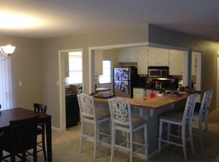 7 Wakefield Rd, Newport News, VA 23606