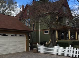 59 Maple St, Sugar Grove, IL 60554