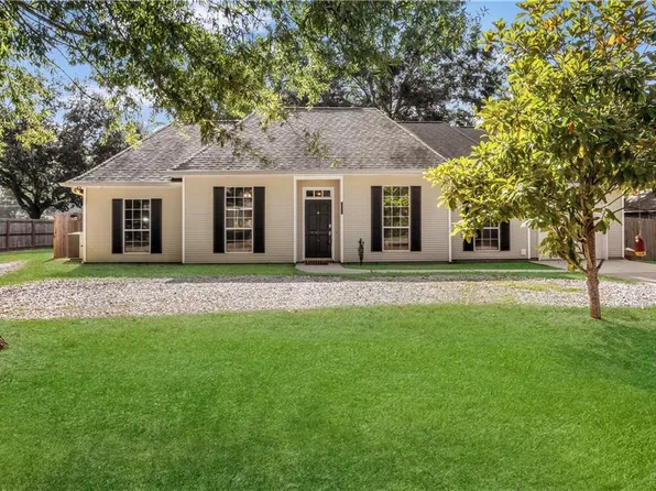 1061 Carroll St, Mandeville, LA 70448