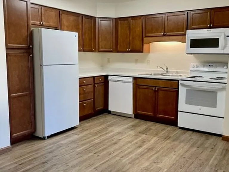 4910 Coventry Ct — Photo 9