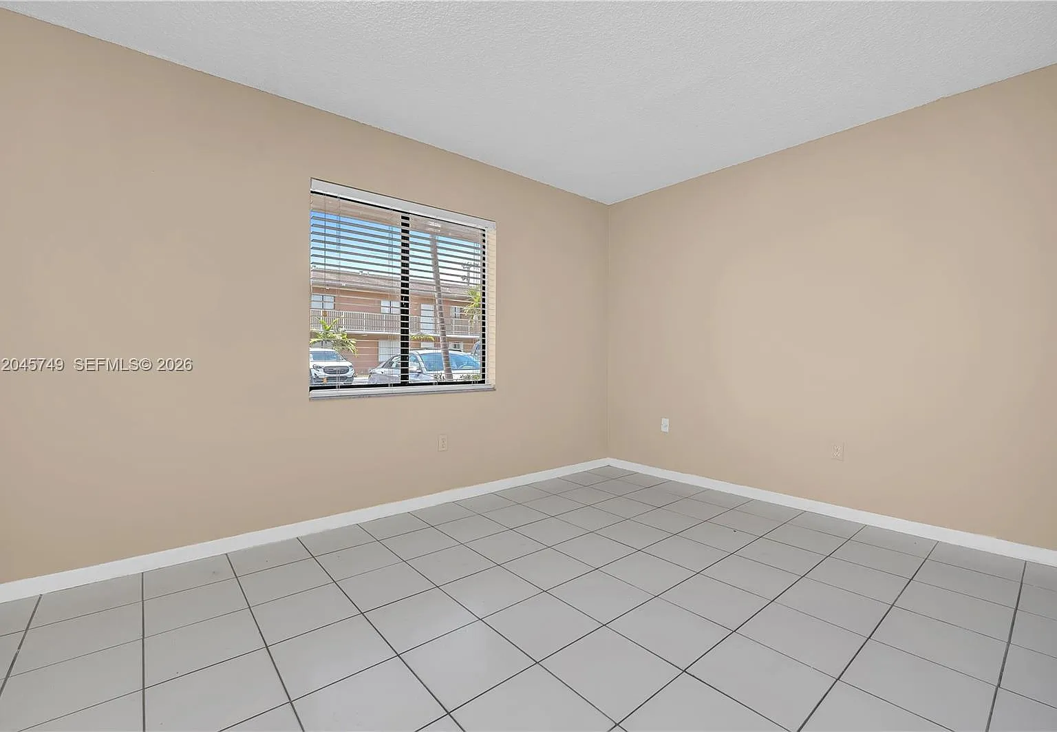 Villamore Condo — Photo 4
