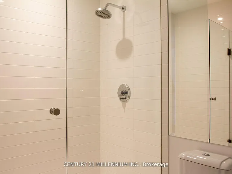388 Yonge St #7002 — Photo 9