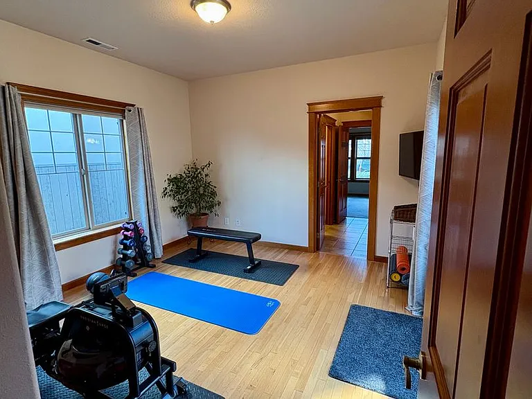 431 Stanford Ave — Photo 5