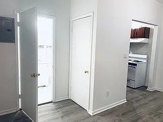 Rented by R New York