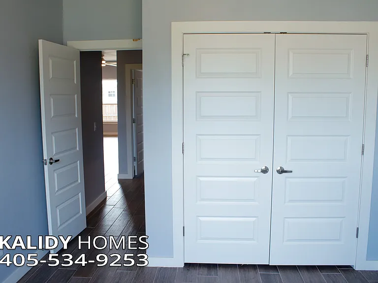 517 Remington Ave — Photo 12