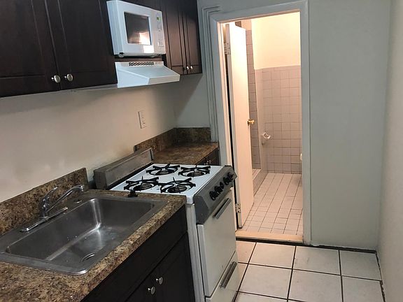 5th image of 24 SW 13th St APT 3