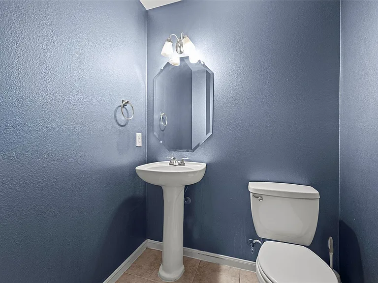 5105 Hibiscus Valley Dr — Photo 12