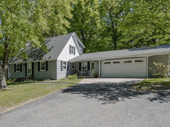 1583 E Shore Dr, Detroit Lakes, MN 56501
