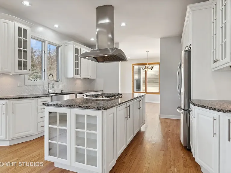 17W234 Massel Ct — Photo 7