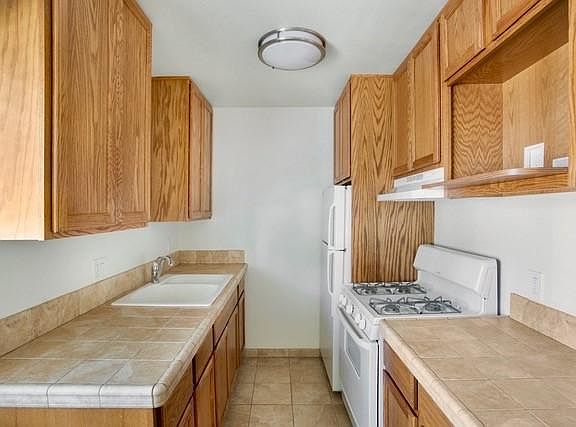 3rd image of 910 Camino Pescadero APT 21