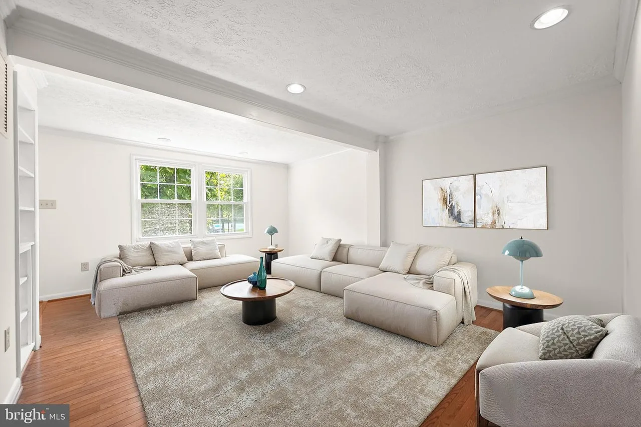 3 bed, 1720 sqft, $3,350 — Photo 3