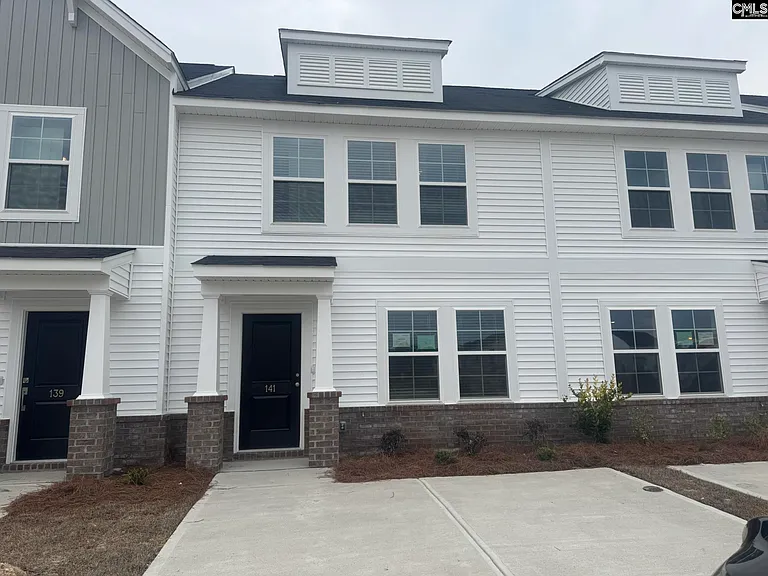 141 Cary Ln — Photo 1