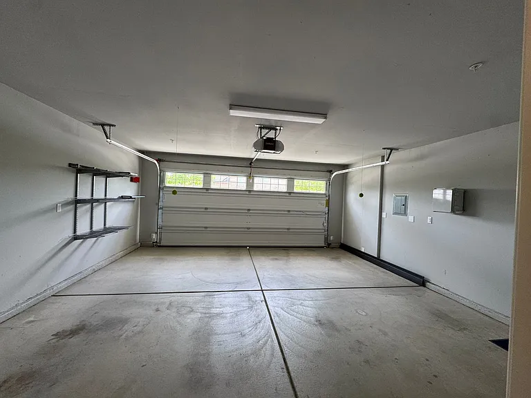 391 W Maclure Ave — Photo 23