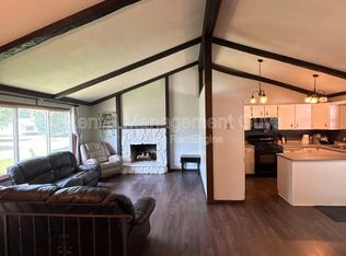 1911 Grant Rd, Arden Hills, MN 55112