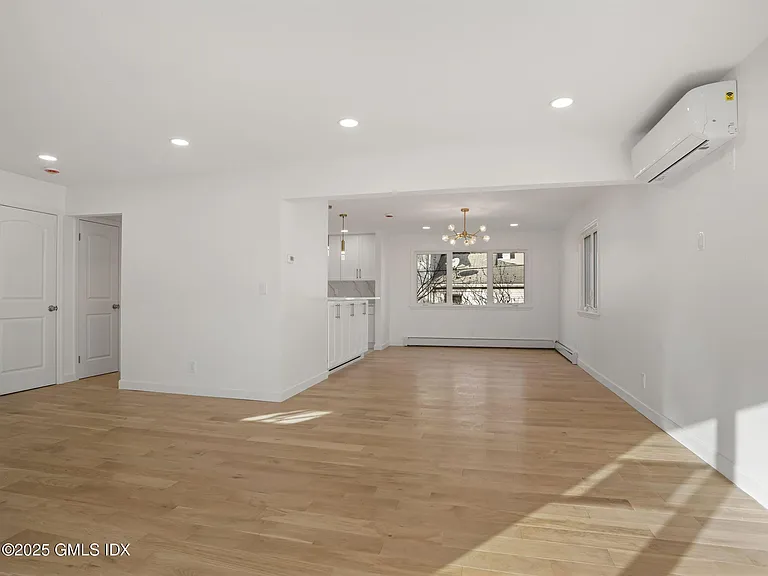 37 Edgewood Ave #A — Photo 4