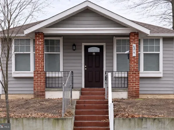 4243 Dix St NE, Washington, DC 20019