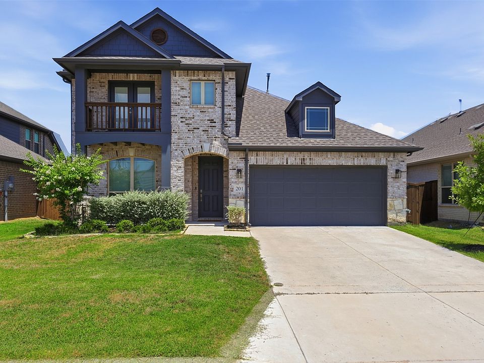 1st image of 201 Sweetwater Dr