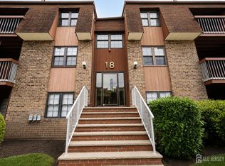 207 Sierra Ct #A, Woodbridge, NJ 07095